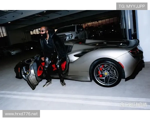 哈登昨晚又在家晒豪车，训练照倒是一年没见更新了？